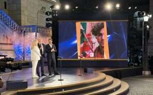 https://www.raicom.rai.it/2024/07/08/premio-biagio-agnes-questa-sera-su-rai-1-la-consegna-a-giulio-leoni-per-mameli/