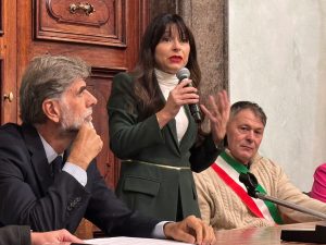 https://www.raicom.rai.it/2024/12/16/foligno-e-lumbria-festeggiano-larrivo-del-2025-con-il-capodanno-con-radio2-che-sara-trasmesso-in-diretta-radiofonica-e-sul-canale-202-del-digitale-terrestre/